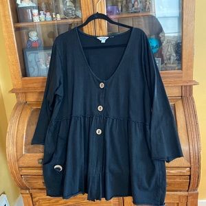 Liz and Jane size L button front top black in color slightly used